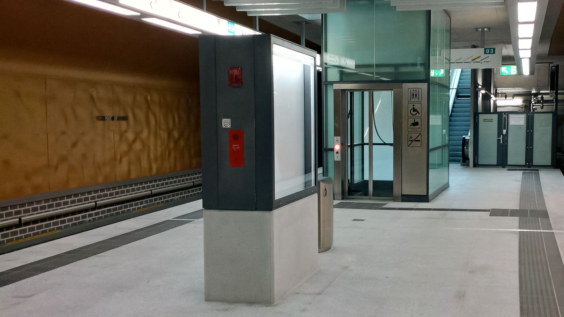 Bahnhofsausstattung_Bahnsteigmobiliar_1920x1080